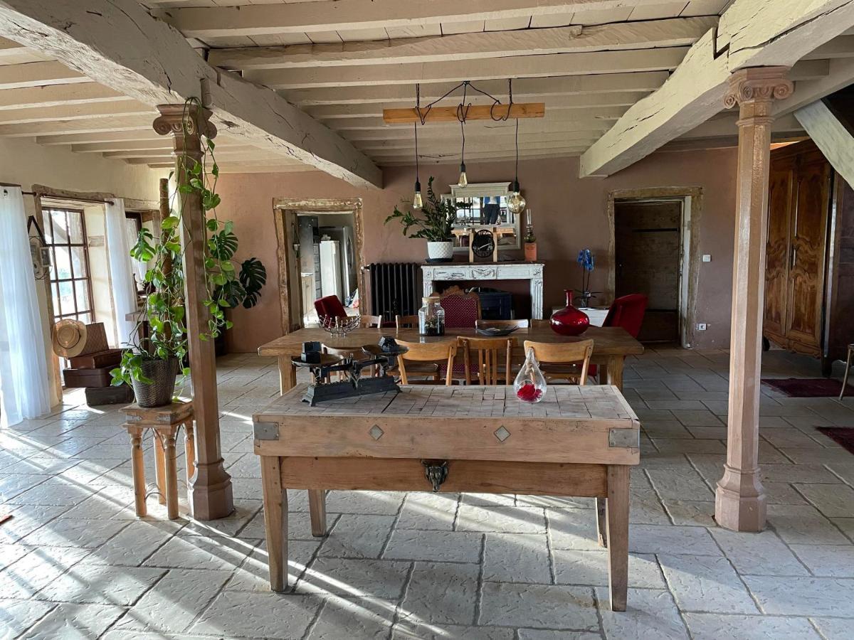 Отель Domaine Des Granges Neuves Confrancon Экстерьер фото