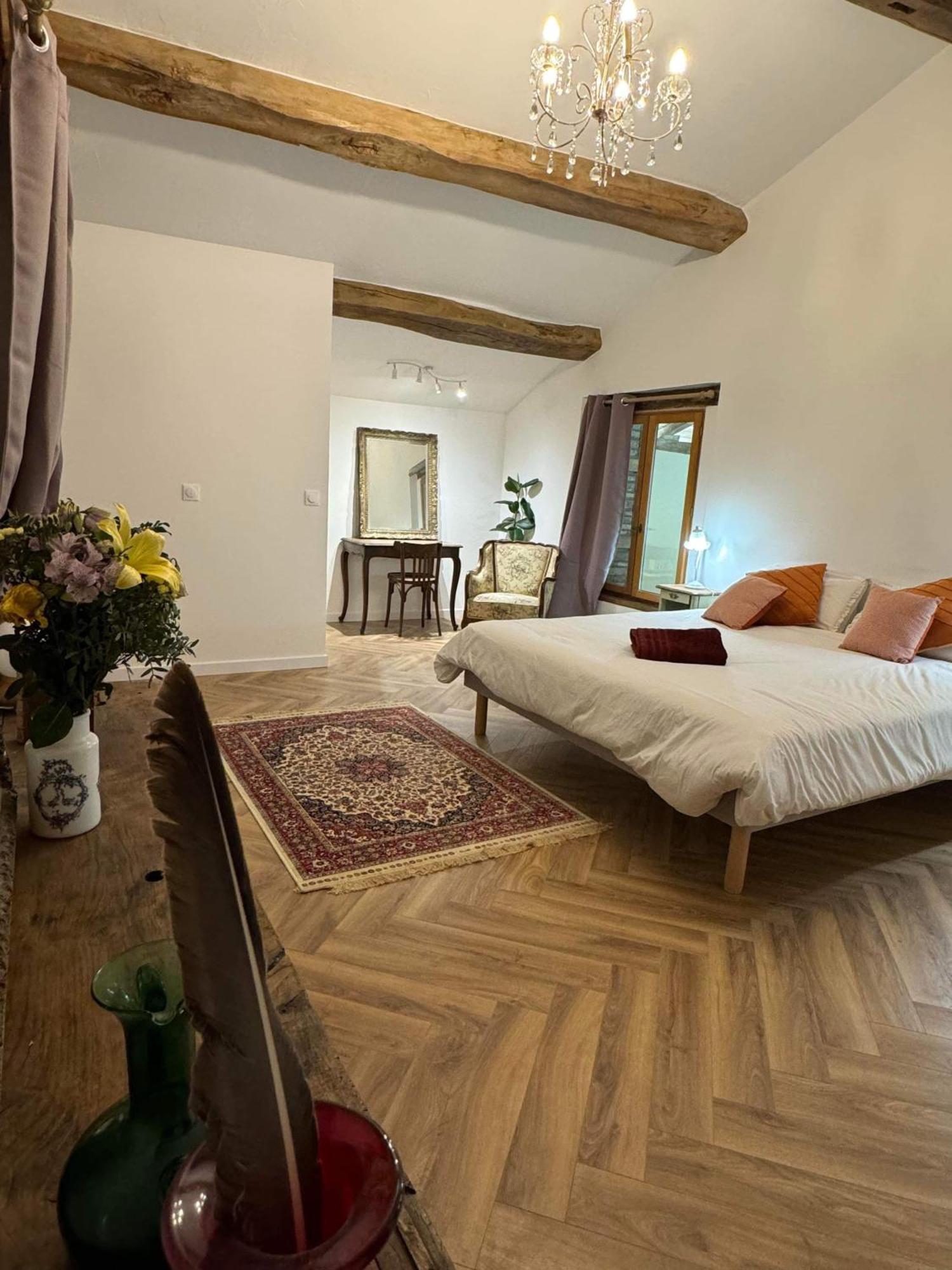 Отель Domaine Des Granges Neuves Confrancon Экстерьер фото